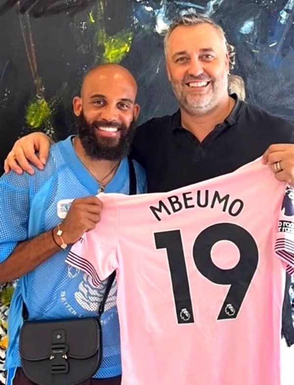 Nó không thể tránh khỏi! Manchester United sẽ cung cấp một đề nghị khác trong tuần này để mua MBEMO,