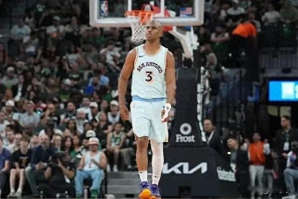 Paul 40 tuổi quyết định đạt được một kỷ lục duy nhất ở NBA năm 79
